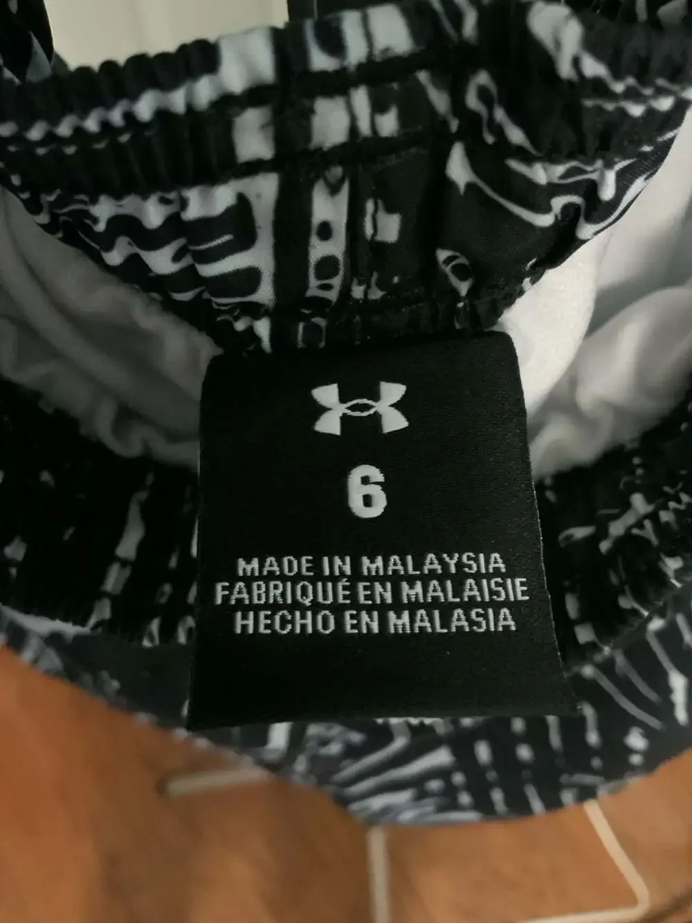 Under Armour Athletic Shorts Girls Size 6 Black Pink White Abstract